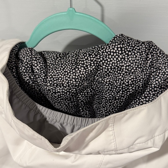 The North Face Off-White Hooded Jacket - Picture 4 of 8